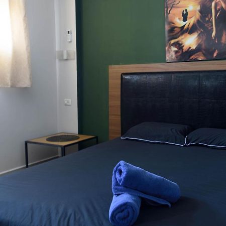 Central Laguardia Hotel Tel Aviv Bagian luar foto