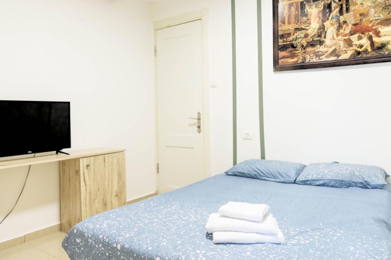 Central Laguardia Hotel Tel Aviv Bagian luar foto