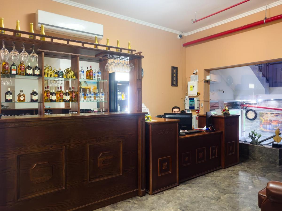 Central Laguardia Hotel Tel Aviv Bagian luar foto