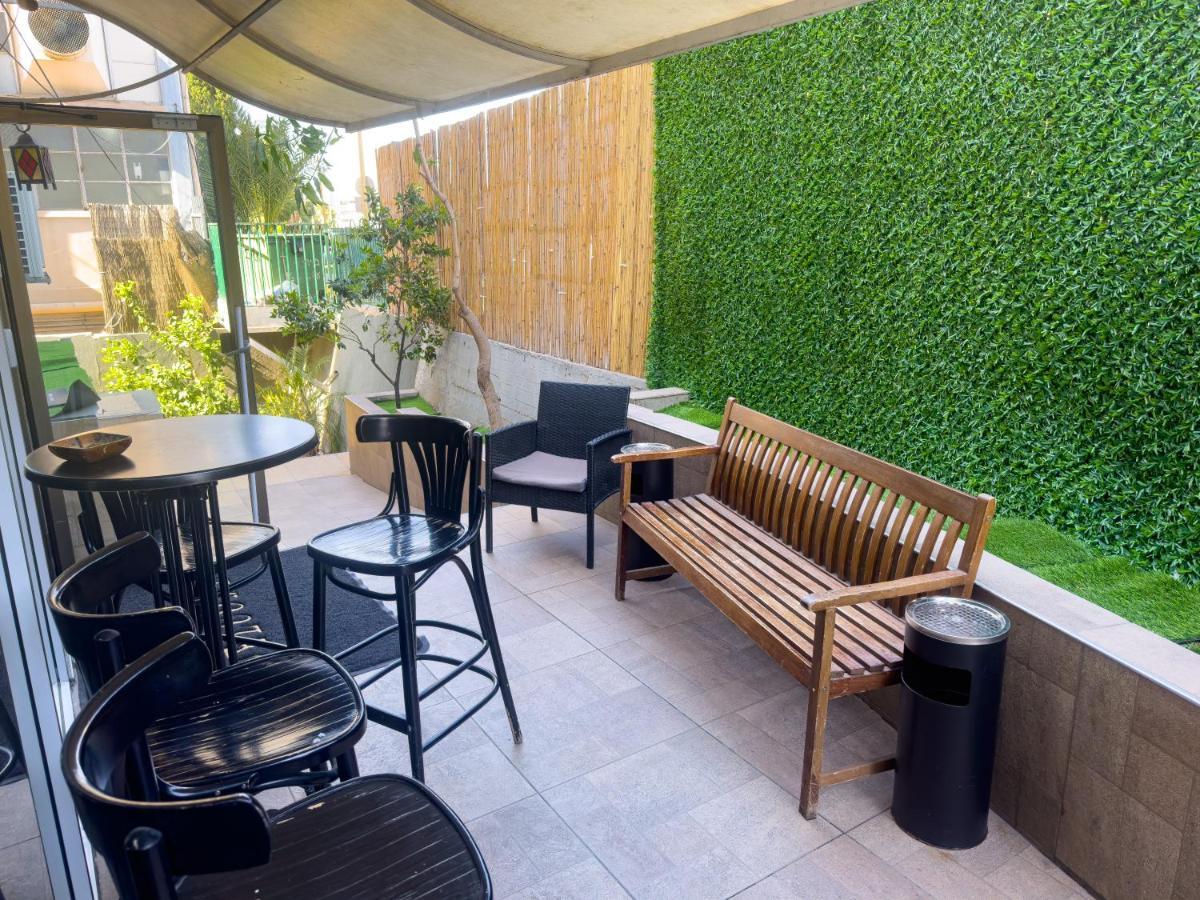 Central Laguardia Hotel Tel Aviv Bagian luar foto