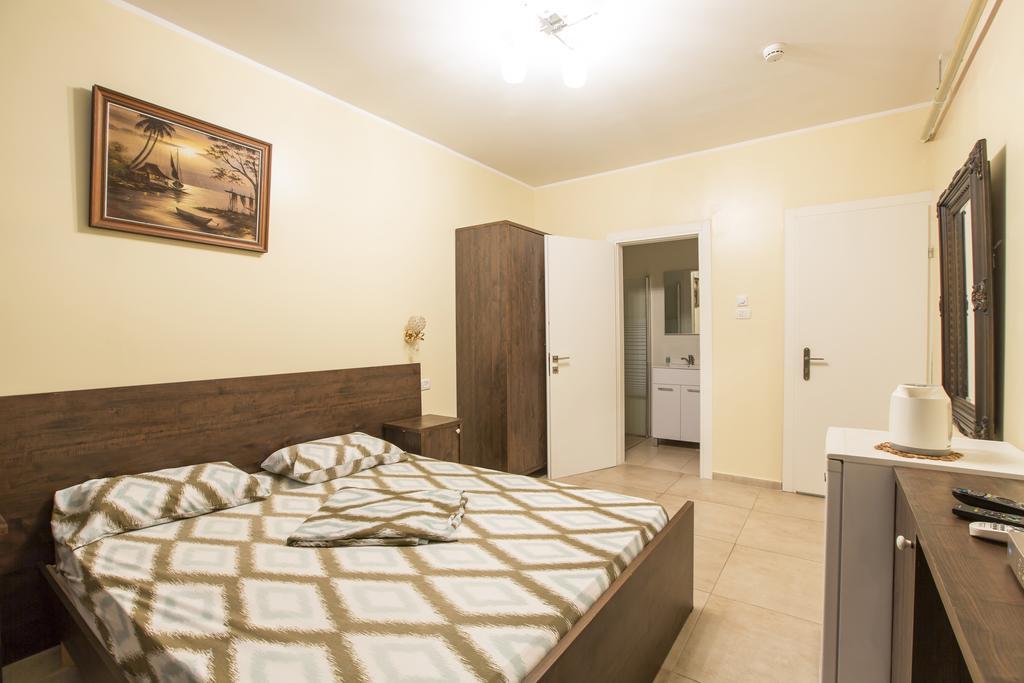 Central Laguardia Hotel Tel Aviv Bagian luar foto