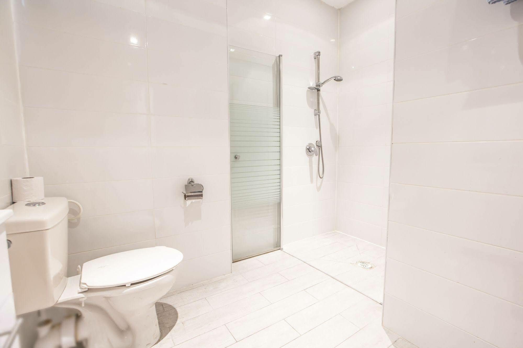 Central Laguardia Hotel Tel Aviv Bagian luar foto